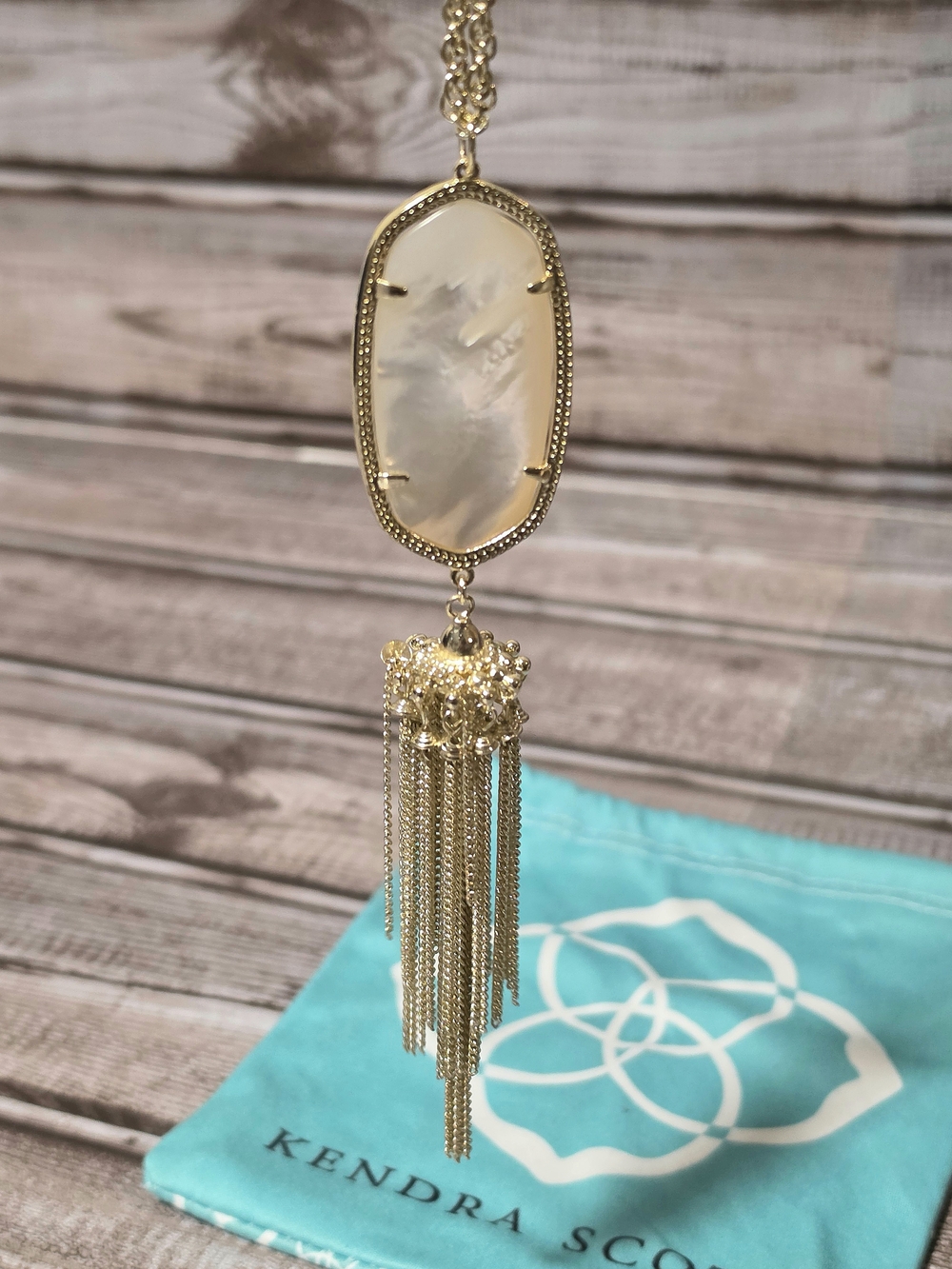 Kendra Scott Gold Rayne Necklace With Mother-of-Pearl Pendant - White/Gold - Picture 4 of 7